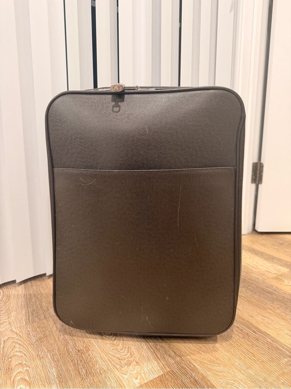 Authentic Louis Vuitton Taiga Pegase 45 Carryon in Grizzly Brown.